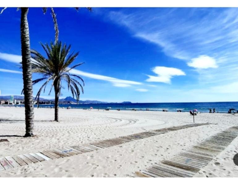 Sunny Duplex In Front Of Campello Beach Ел Кампело Екстериор снимка