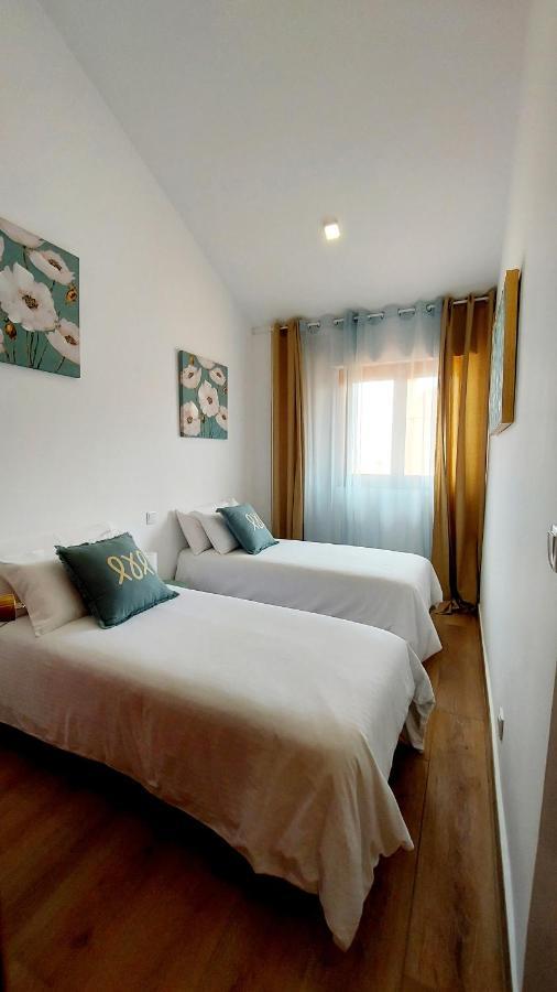 Sunny Duplex In Front Of Campello Beach Ел Кампело Екстериор снимка