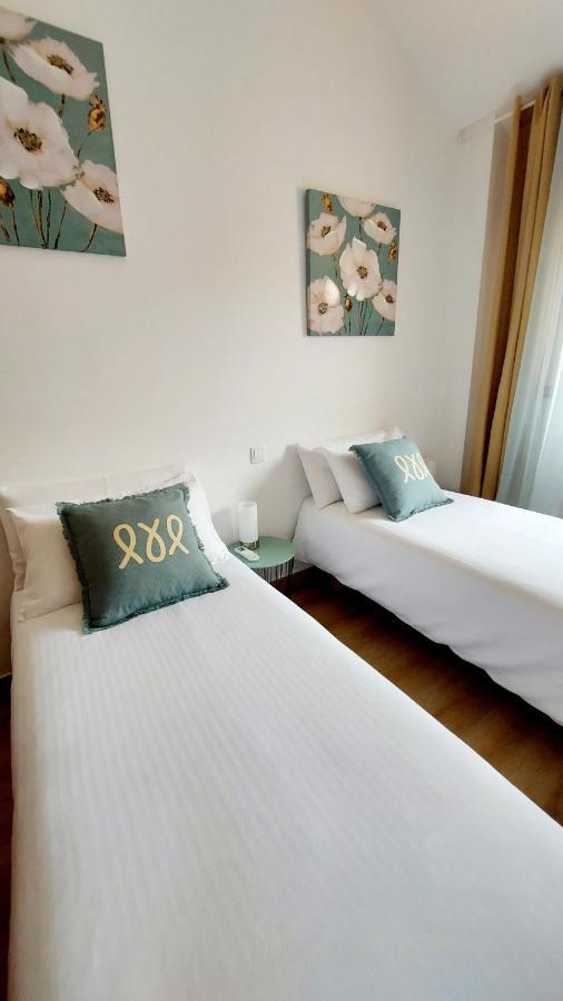 Sunny Duplex In Front Of Campello Beach Ел Кампело Екстериор снимка